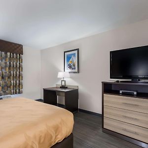 Queen Room Two Queen Beds Non-Smoking